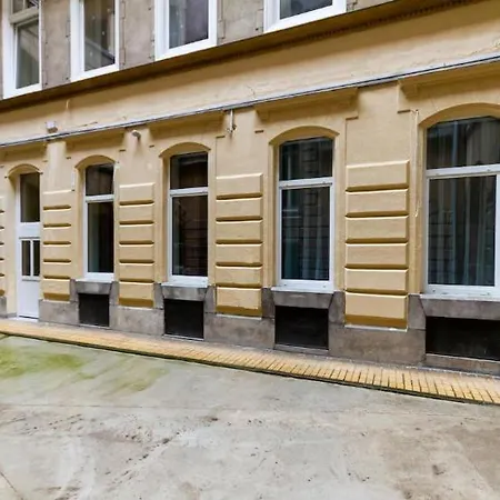 Stylish Csengery Nest By Nw Apartament *