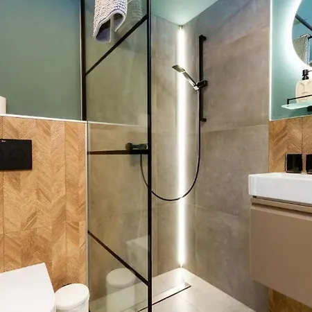 Stylish Csengery Nest By Nw Apartment