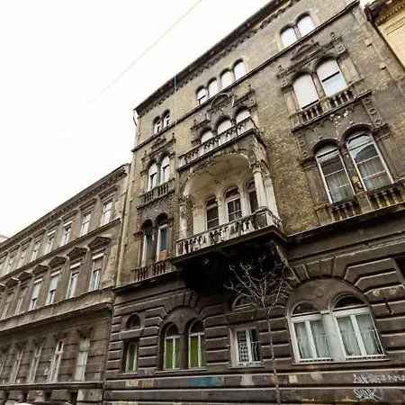 Lägenhet Stylish Csengery Nest By Nw