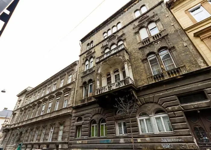 Lägenhet Stylish Csengery Nest By Nw